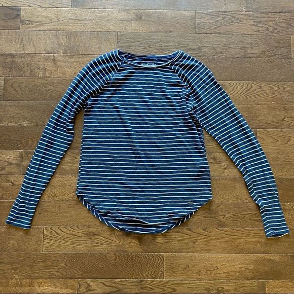 Hollister Shirt - Picture 3 of 8